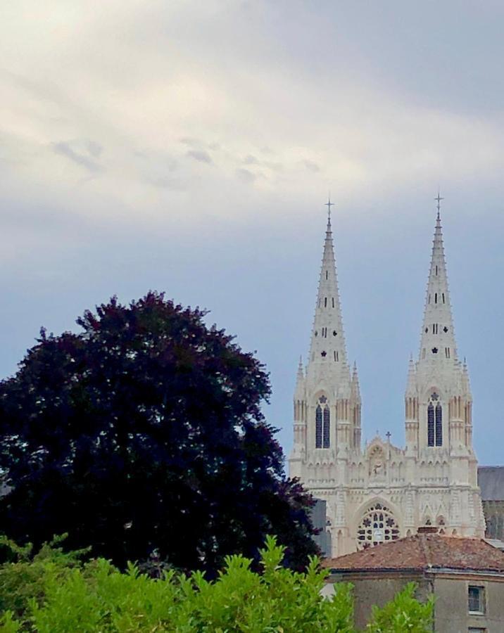 Hotel Au Rez De Jardin Cholet Zewnętrze zdjęcie
